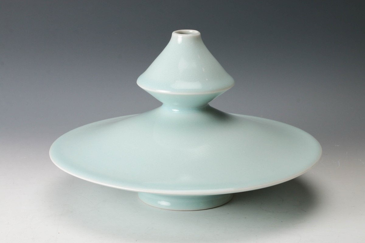 Seihakuji Gourd-Shaped Vase 