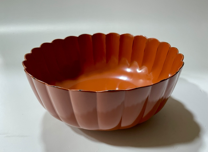 Red Lacquer Chrysanthemum Bowl (Kikubachi) 