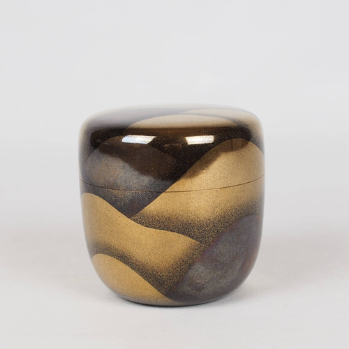 Lacquer Tea Caddy ‘mountains’ 