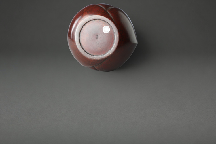Large bronze vase 'Hope'