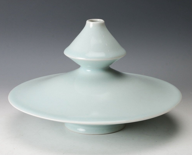 Seihakuji Gourd-Shaped Vase 
