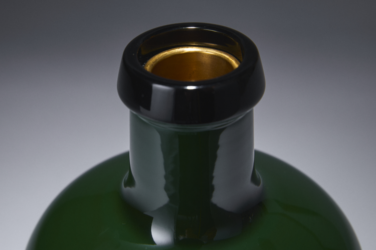 Hanaike in Green and Black Lacquer 