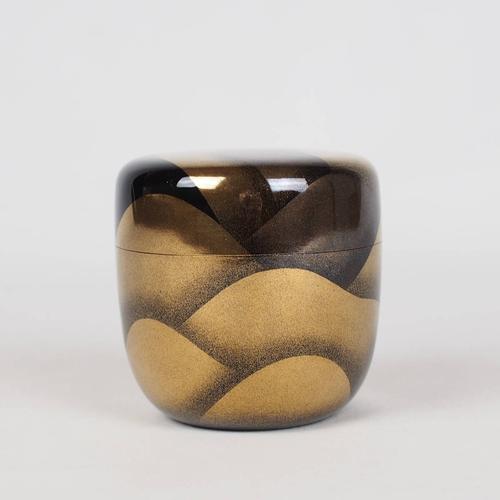 Lacquer Tea Caddy ‘mountains’ 