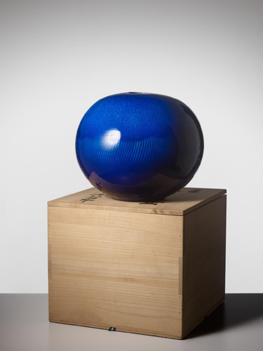Large enameled Hekiyu porcelain vase