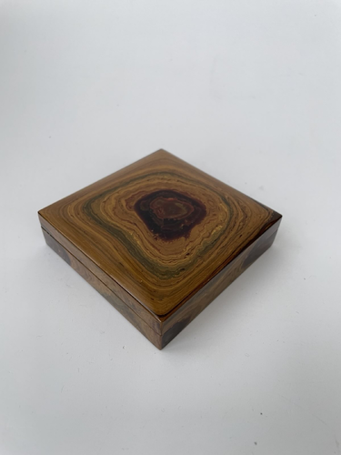 Layered Brown Lacquer Kogo