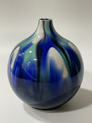 Saiyu Glazed Porcelain Vase 