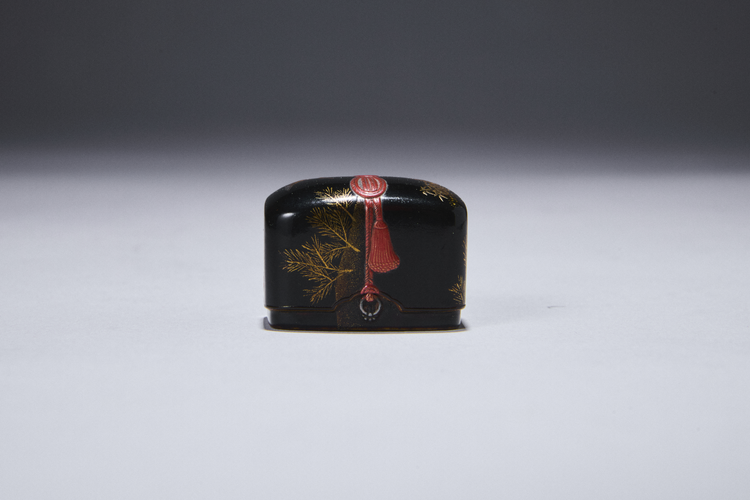 Hako Netsuke 'Crane over Pines'
