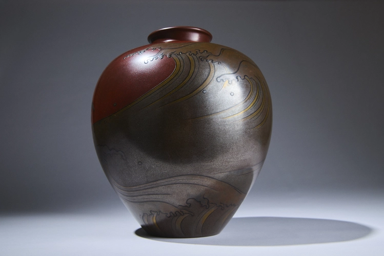 Kanshitsu lacquer vase
