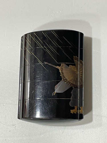 Four-Case Roiro Lacquer Inro with the Aridoshi Shrine Keeper in the Rain 