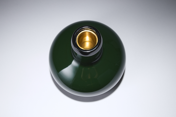 Hanaike in Green and Black Lacquer 