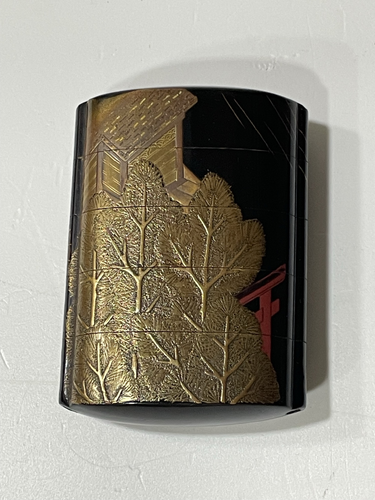 Four-Case Roiro Lacquer Inro with the Aridoshi Shrine Keeper in the Rain 