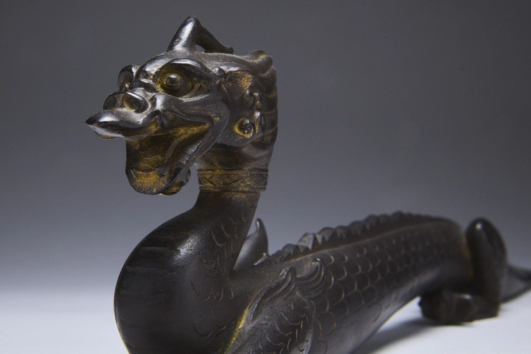 Okimono of a dragon 