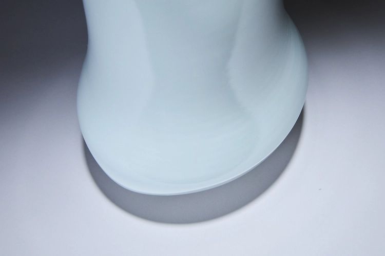  White porcelain vase  by LNT MAETA Akihiro