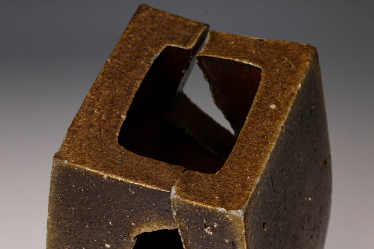 Peg-shaped Bizen Vase 