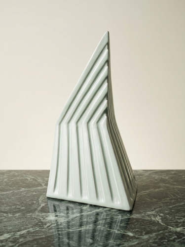 Porcelain Sculpture "Taimitsu no To" 