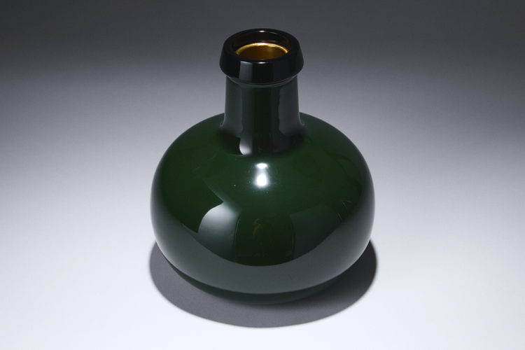 Hanaike in Green and Black Lacquer 