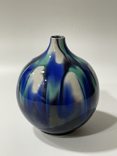 Saiyu Glazed Porcelain Vase 