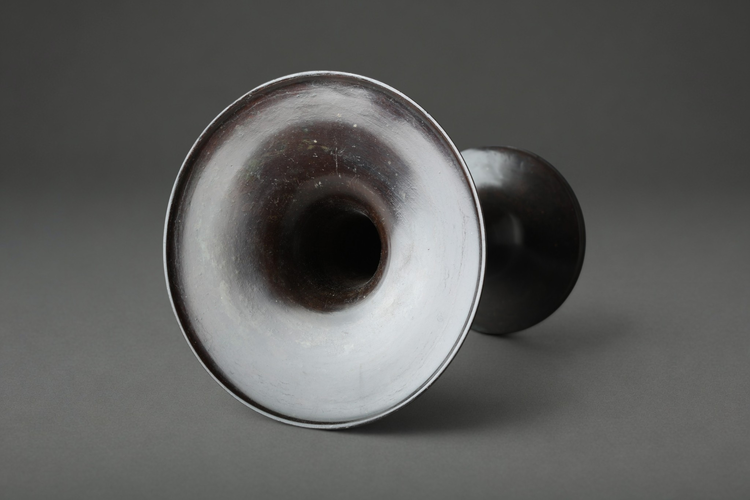 Bronze Usubata Vase 